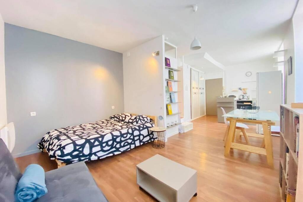 Studio De Charme Apartment Laon Luaran gambar