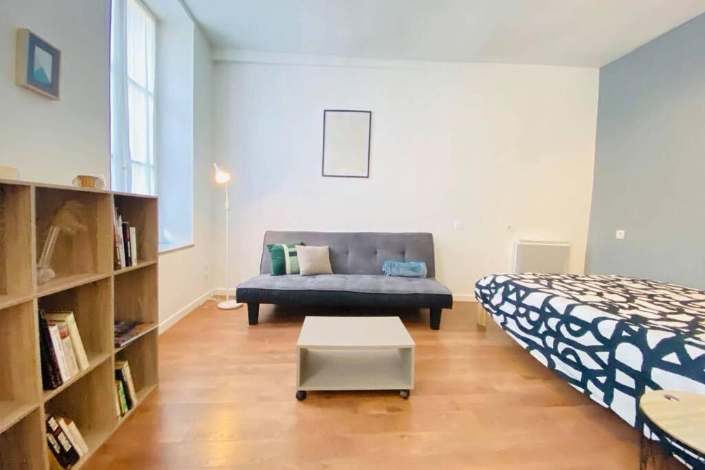 Studio De Charme Apartment Laon Luaran gambar
